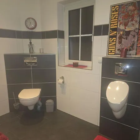 Rockiges Haus Auf Privaten Grundstück Ferienhaus Köln